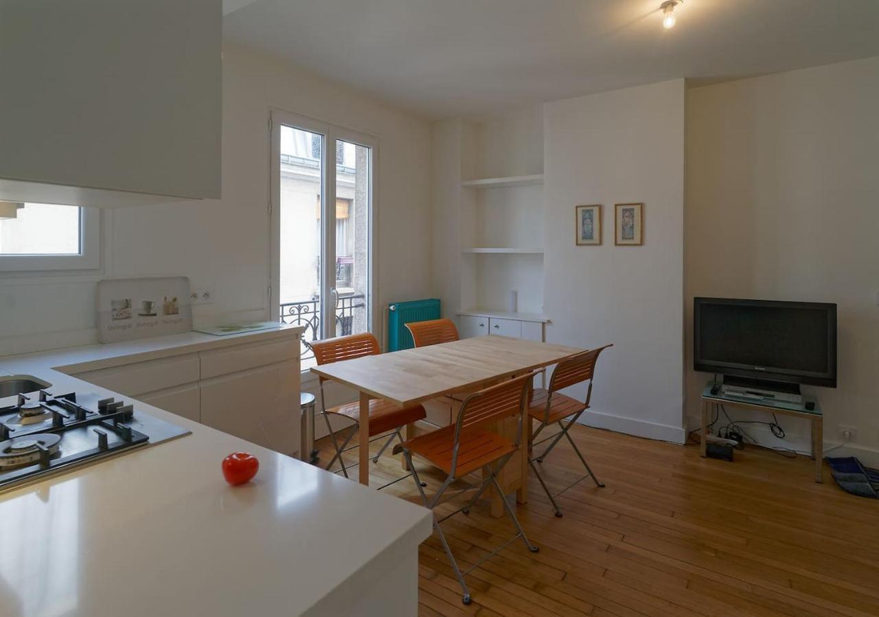 Quiet Apartment Near Montmartre Париж Экстерьер фото